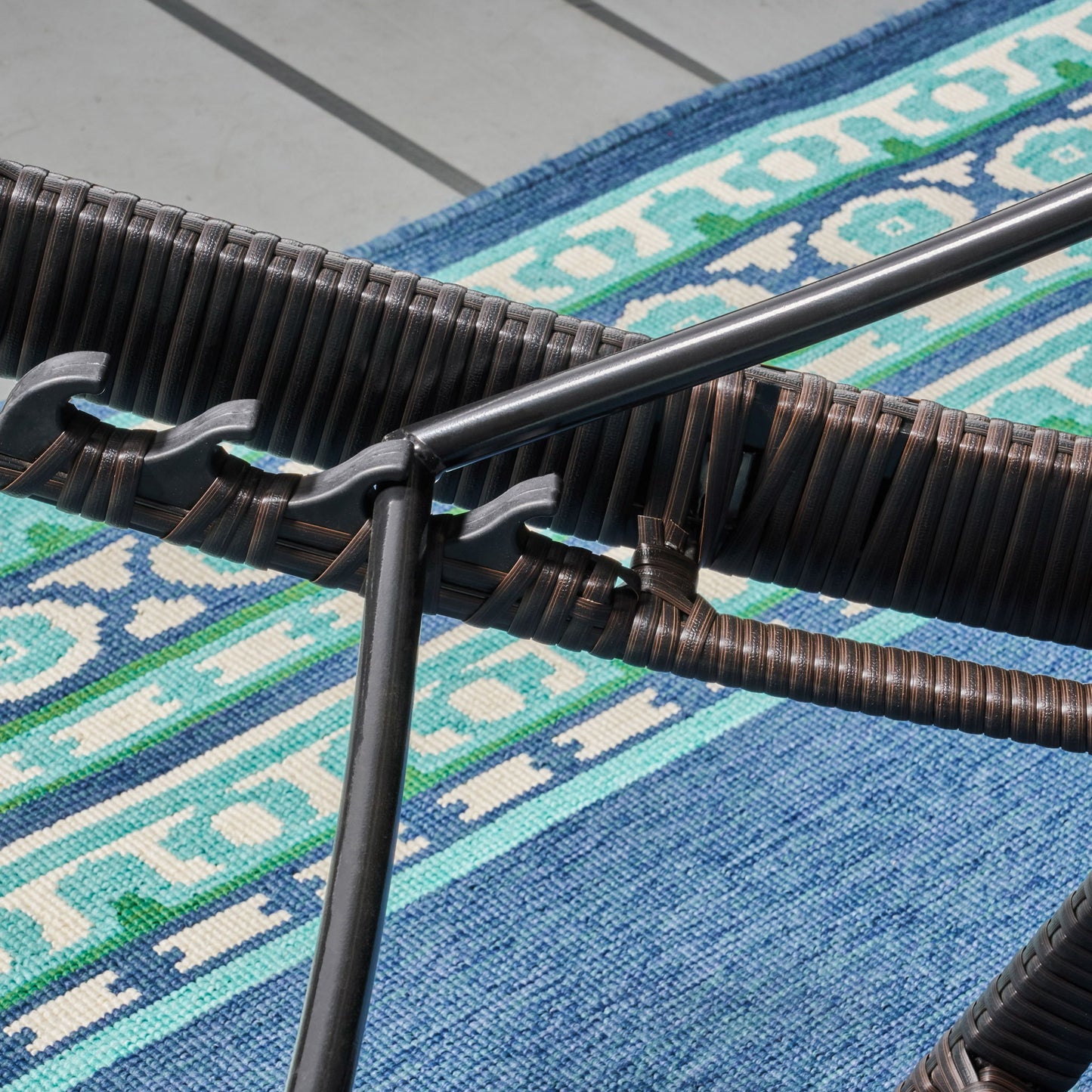 Kauai - Modern Style Wicker Chaise Lounge - Brown Multi