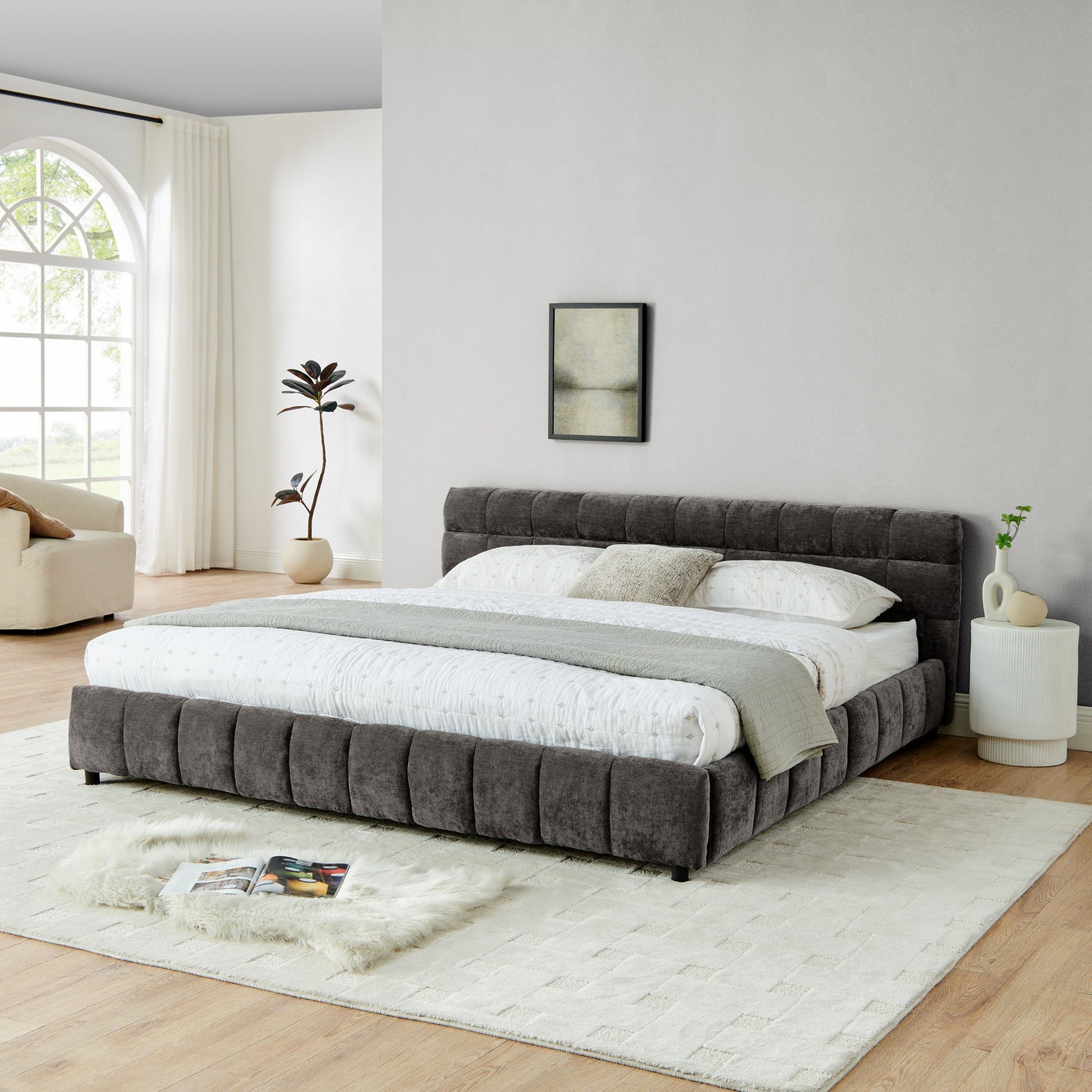 Modern Platform Bed Frame With Thick Fabric