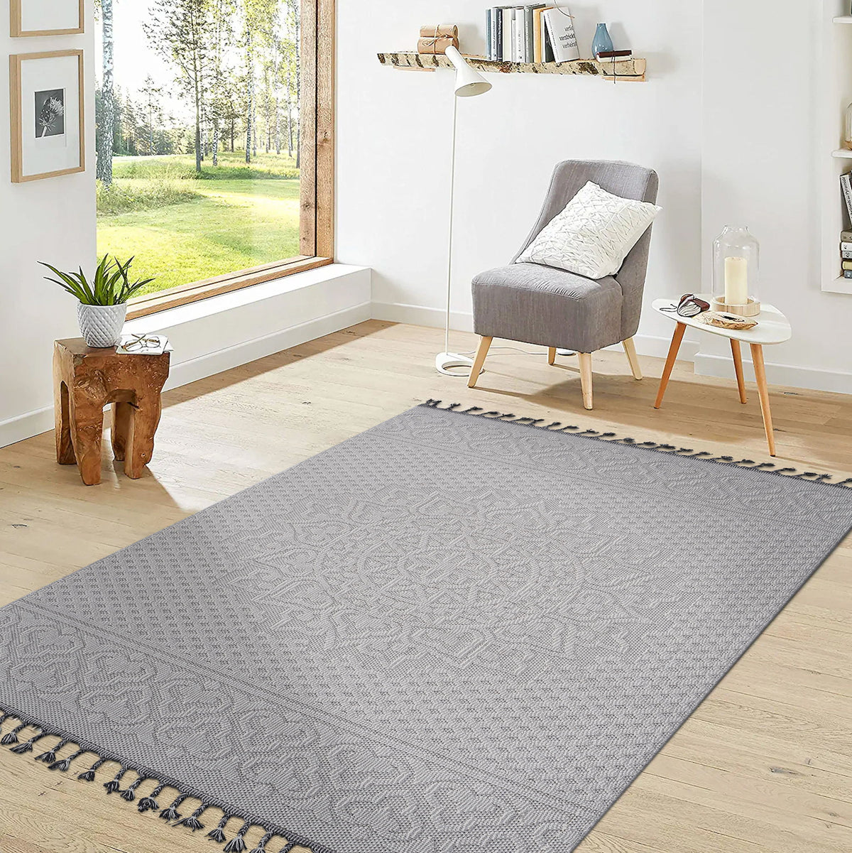 Guros - 8' X 10' Medallion Indoor / Outdoor Area Rug - White