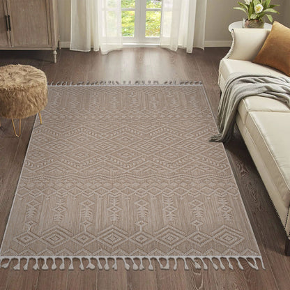 Guros - 4' X 6' Traditional Indoor / Outdoor Area Rug - Natural