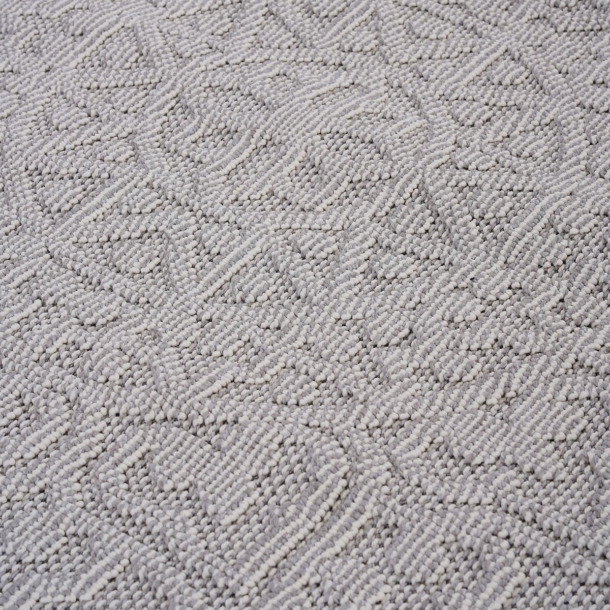 Guros - 8' X 10' Medallion Indoor / Outdoor Area Rug - White