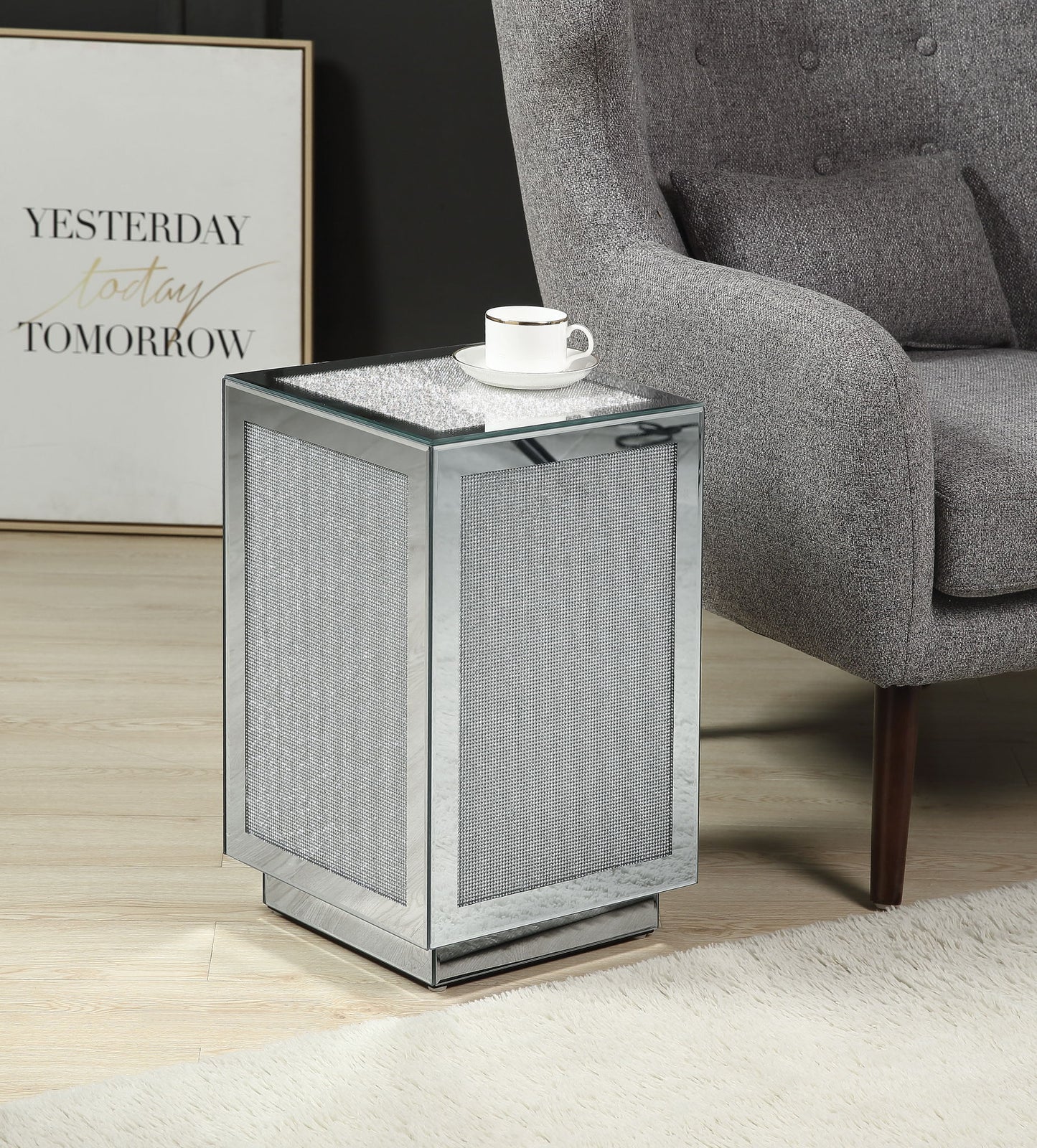 Noralie - Accent Table - Silver - Mirror