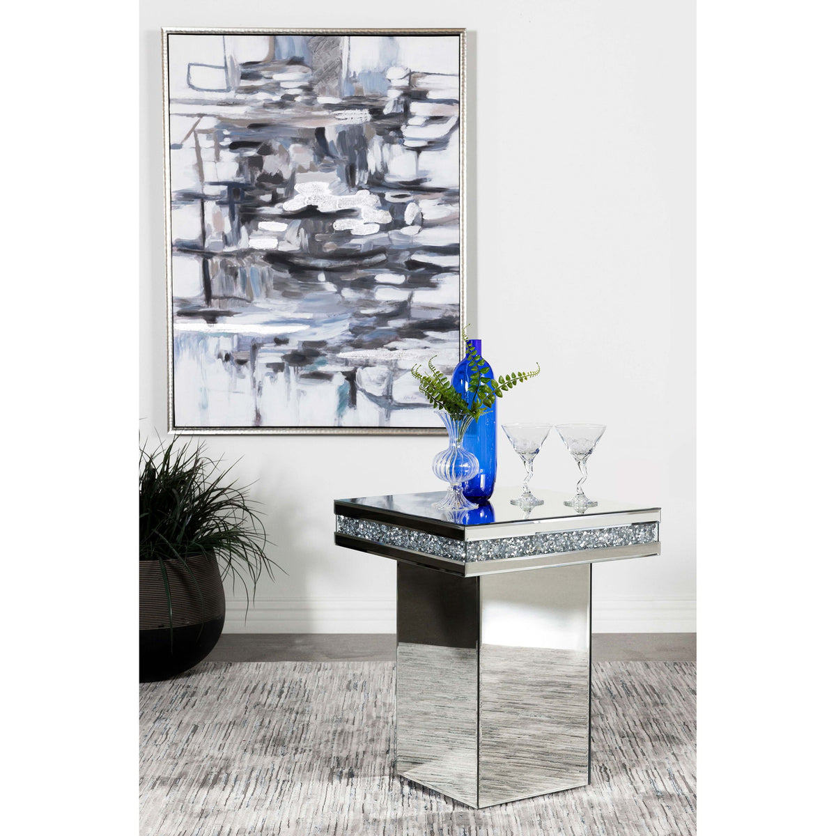 Cavelle - Side Table - Clear