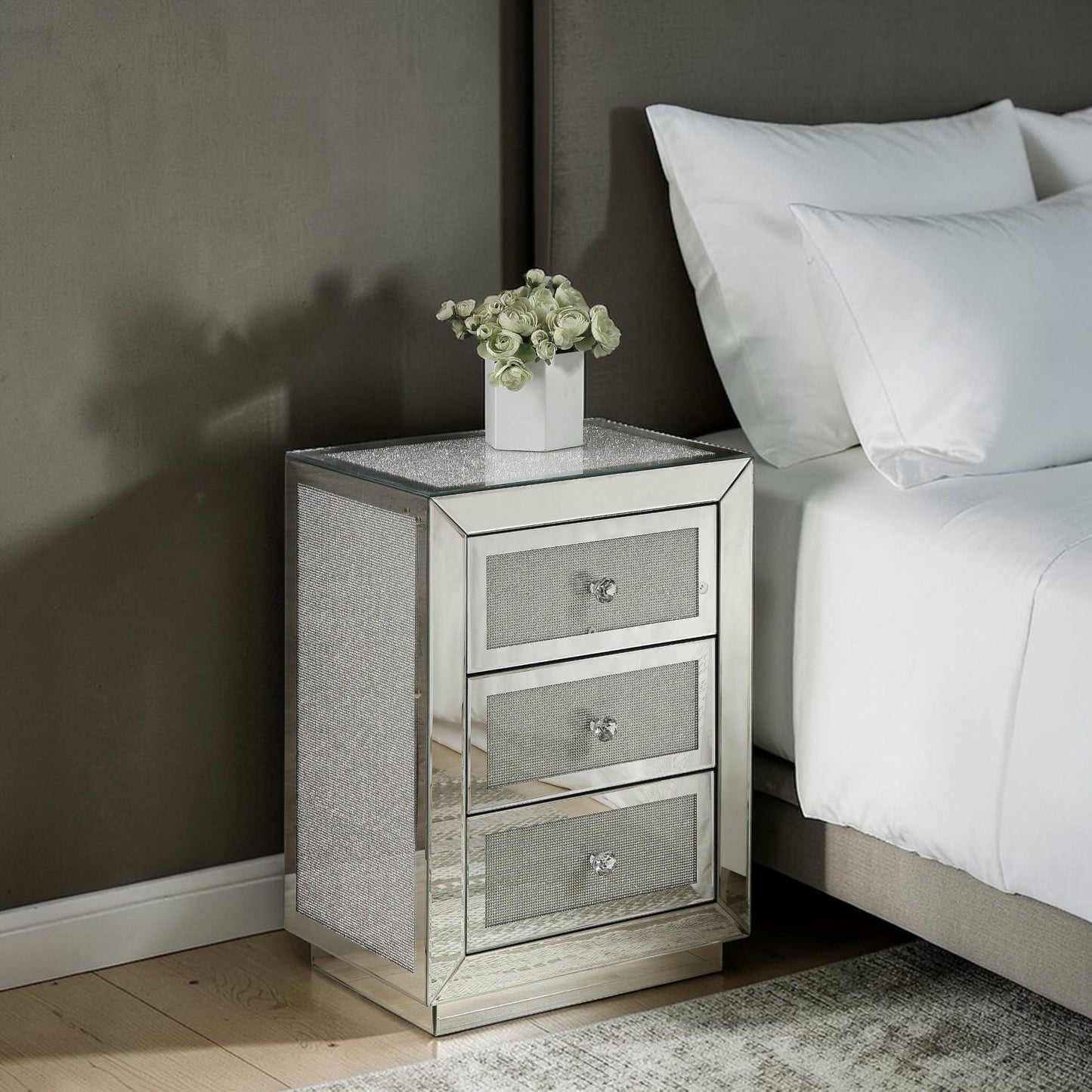 Noralie - Accent Table - Silver / Mirror