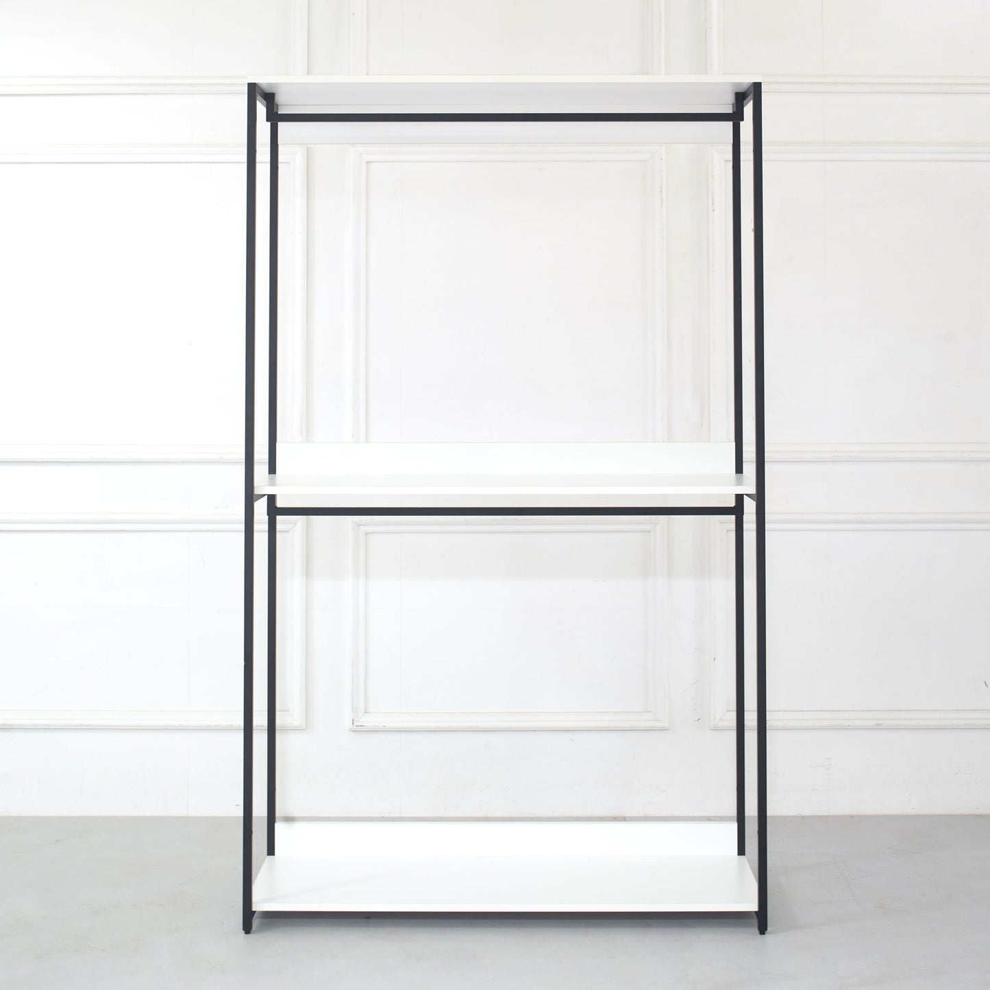 Fiona - Walk In Closet With Shelves