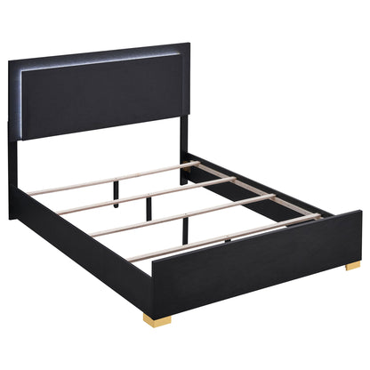 Bedroom Set With Accents