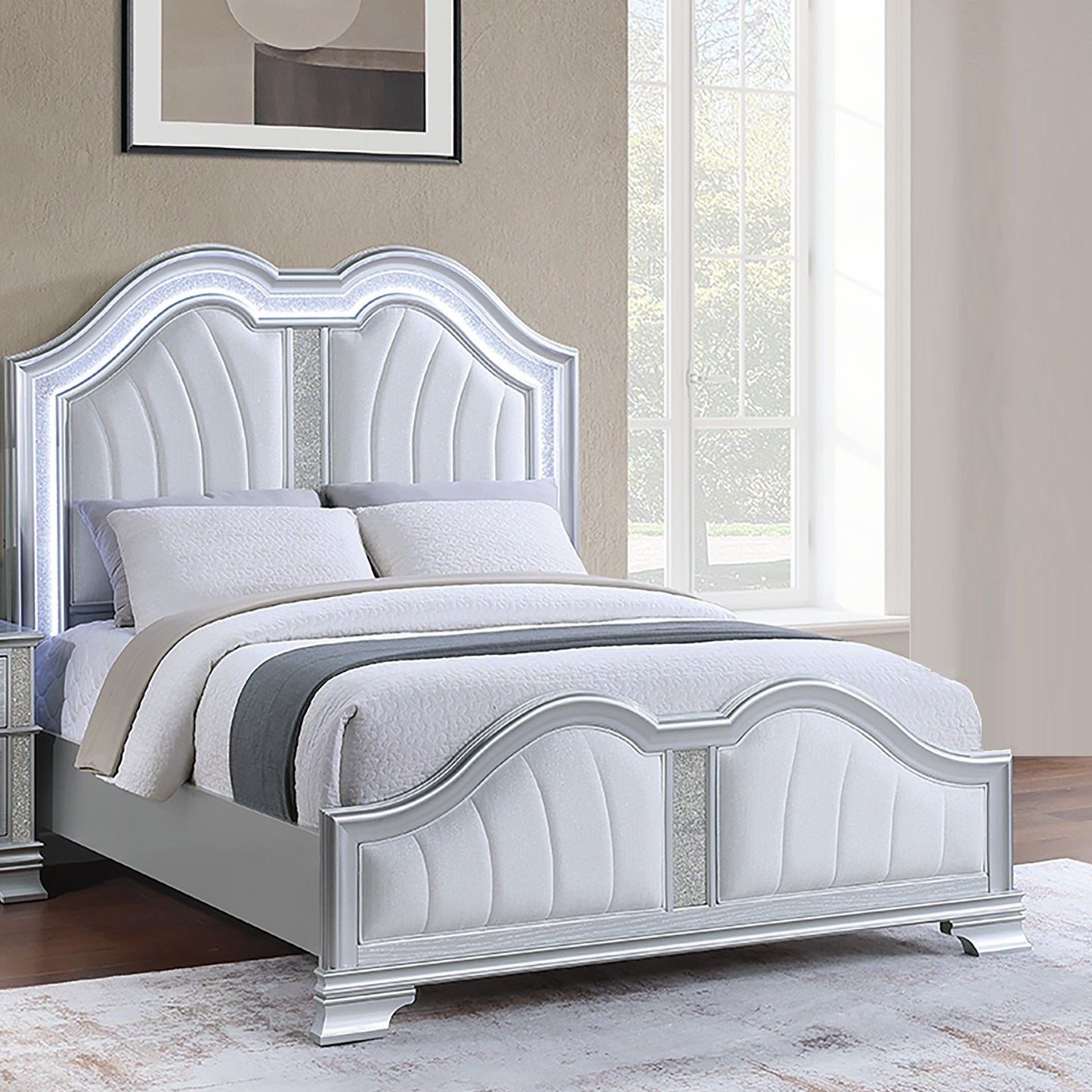 Unique Design Bed Built-In USB